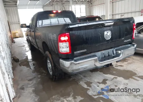 2019 Ram 2500 Big Horn 4X4 8' Box from USA, damaged, VIN 3C6UR5JL2KG689168